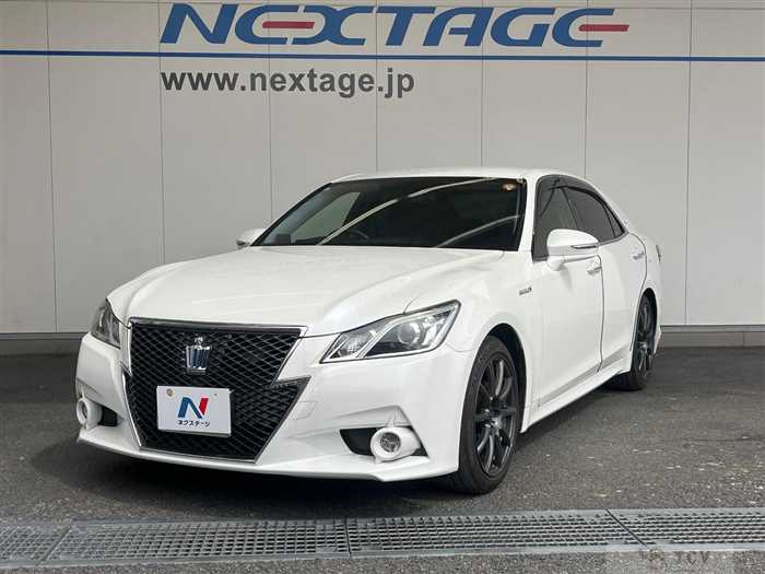 2013 Toyota Crown Hybrid