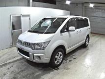 2017 Mitsubishi Delica D5