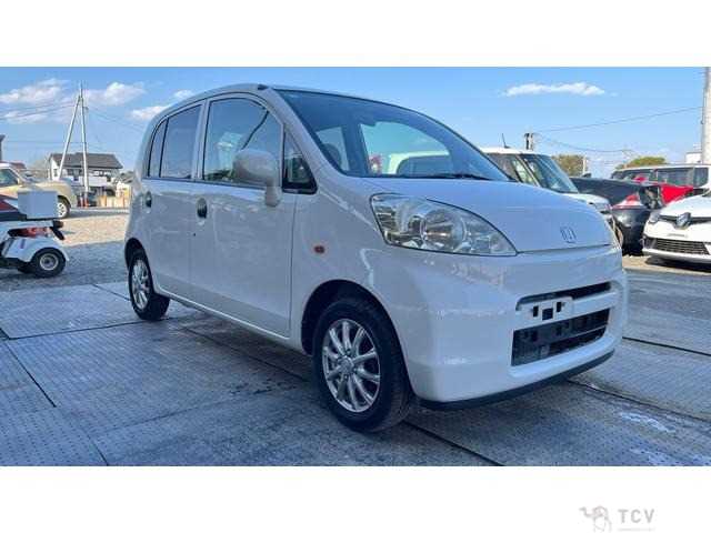 2006 Honda Life