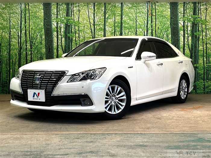 2013 Toyota Crown Hybrid