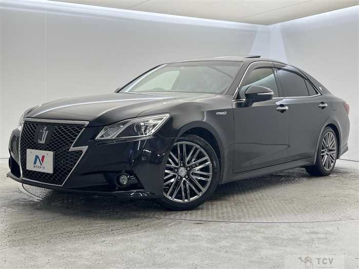 2013 Toyota Crown Hybrid