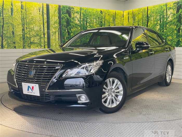 2013 Toyota Crown Hybrid
