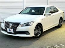 2013 Toyota Crown Hybrid