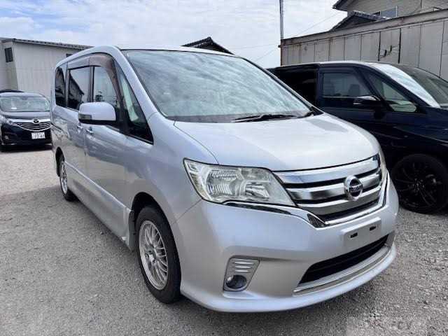 2011 Nissan Serena
