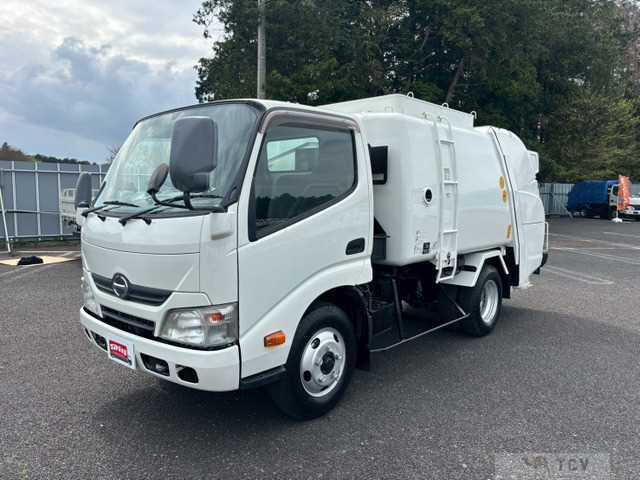 2015 Hino Dutro