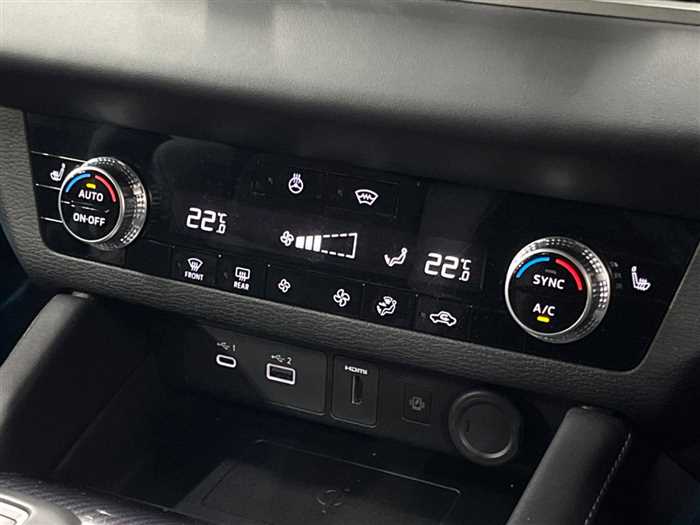 Mitsubishi OUTLANDER PHEV 2024 — фото 9 купить в Москве