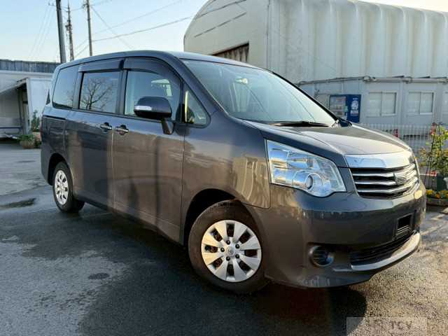 2013 Toyota Noah