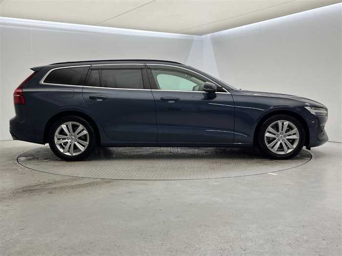 Volvo V60 2022 — миниатюра 8