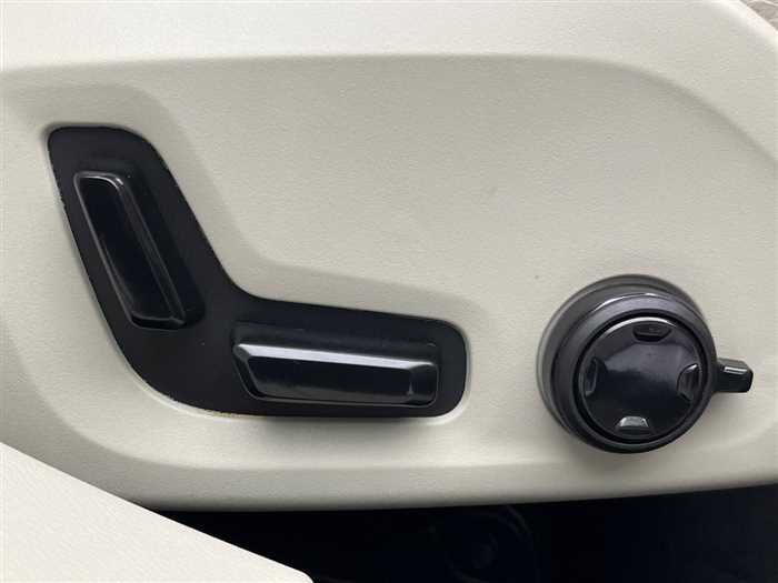 Volvo V60 2022 — миниатюра 10