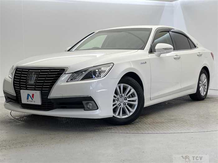 2013 Toyota Crown Hybrid