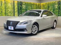 2013 Toyota Crown Hybrid