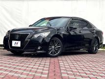 2015 Toyota Crown Hybrid