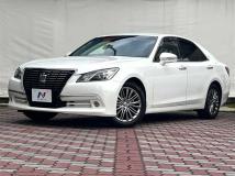 2015 Toyota Crown Hybrid