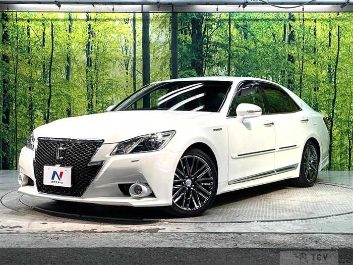 2015 Toyota Crown Hybrid