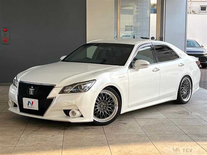 2015 Toyota Crown Hybrid