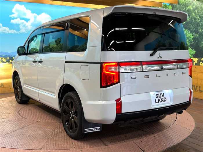 Mitsubishi Delica D5 2025 — миниатюра 9