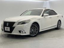 2013 Toyota Crown Hybrid