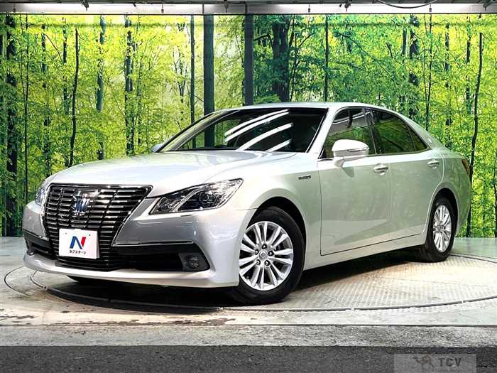 2013 Toyota Crown Hybrid