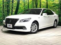 2013 Toyota Crown Hybrid