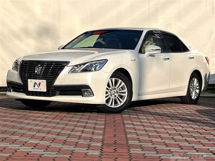 2013 Toyota Crown Hybrid