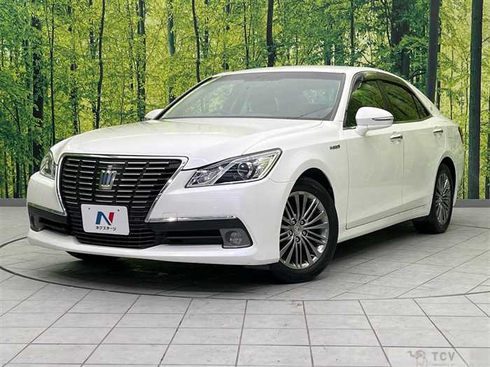 2013 Toyota Crown Hybrid