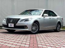 2013 Toyota Crown Hybrid