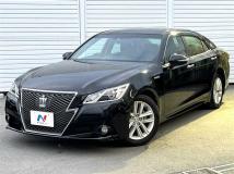 2013 Toyota Crown Hybrid