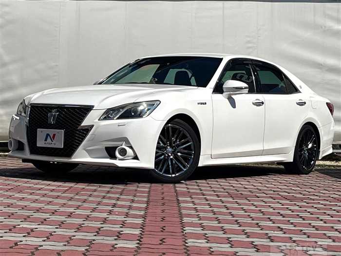 2014 Toyota Crown Hybrid