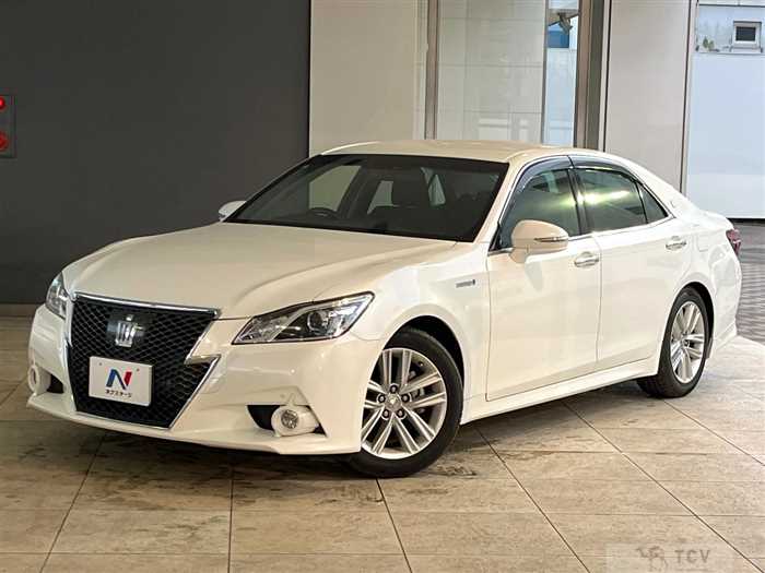 2014 Toyota Crown Hybrid