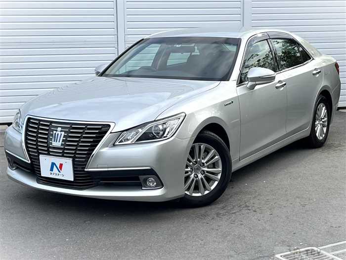 2014 Toyota Crown Hybrid