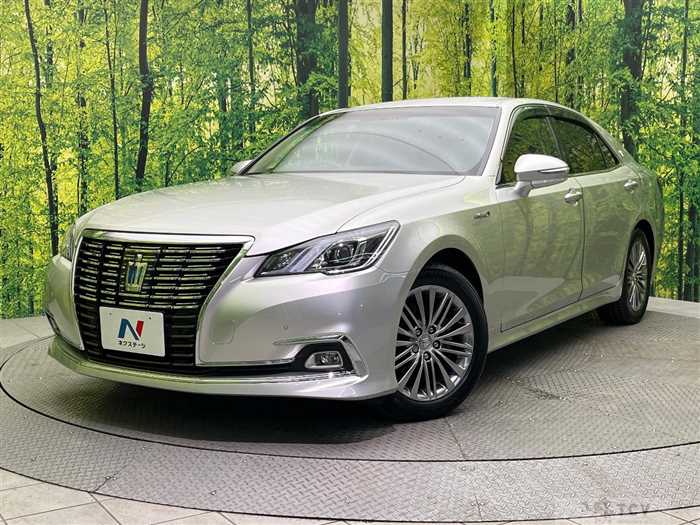 2016 Toyota Crown Hybrid