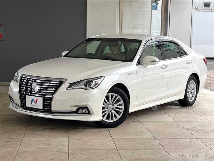 2016 Toyota Crown Hybrid