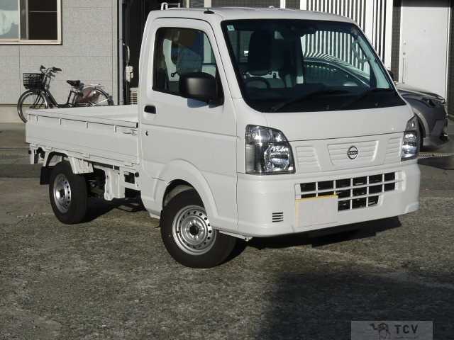 2025 Nissan Clipper Truck