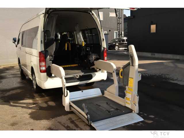 2011 Toyota Hiace Commuter