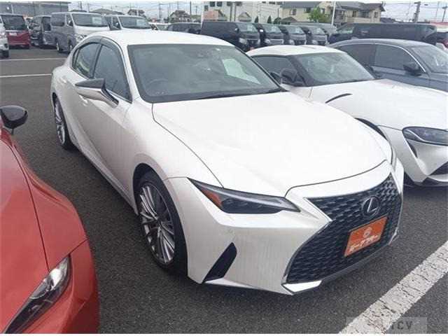 2023 Lexus IS