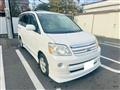 2005 Toyota Noah