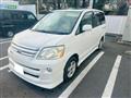 2005 Toyota Noah