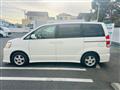 2005 Toyota Noah