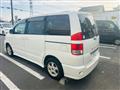 2005 Toyota Noah