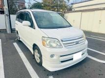 2005 Toyota Noah