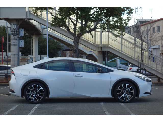 Toyota Prius 2025 — фото 7 купить в Москве