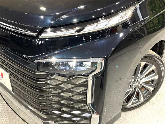 Toyota Voxy 2025 — фото 10 купить в Москве