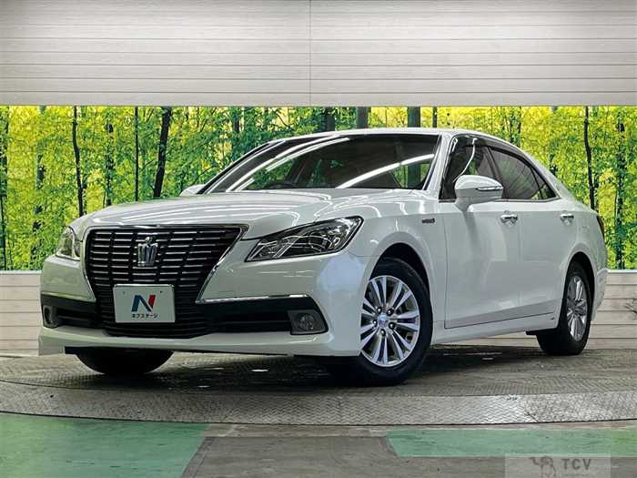 2013 Toyota Crown Hybrid