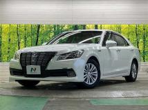 2013 Toyota Crown Hybrid