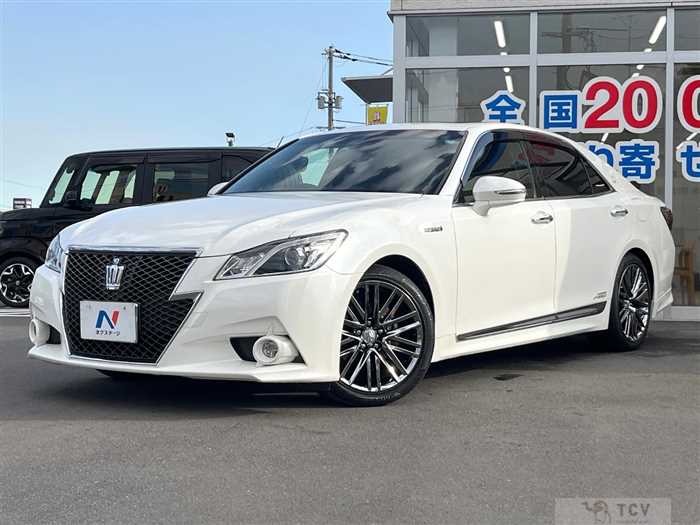 2013 Toyota Crown Hybrid