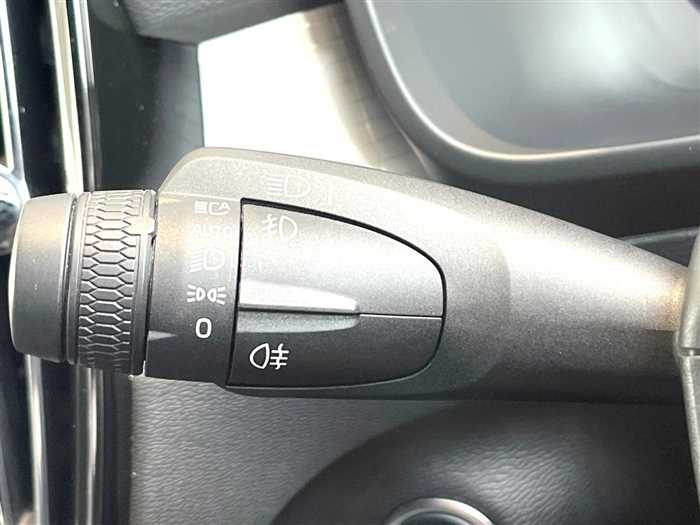 Volvo XC40 2023 — фото 10 купить в Москве