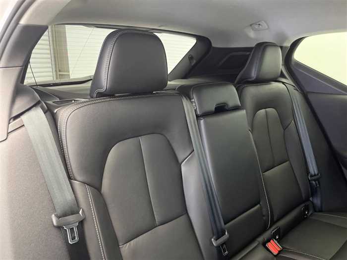 Volvo XC40 2023 — фото 11 купить в Москве