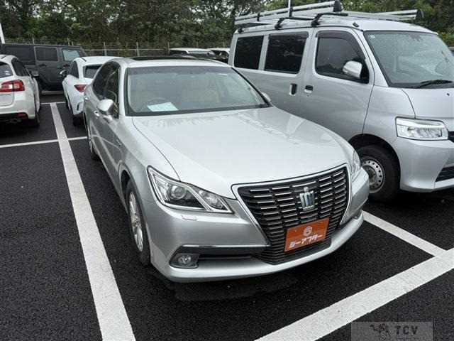 2013 Toyota Crown
