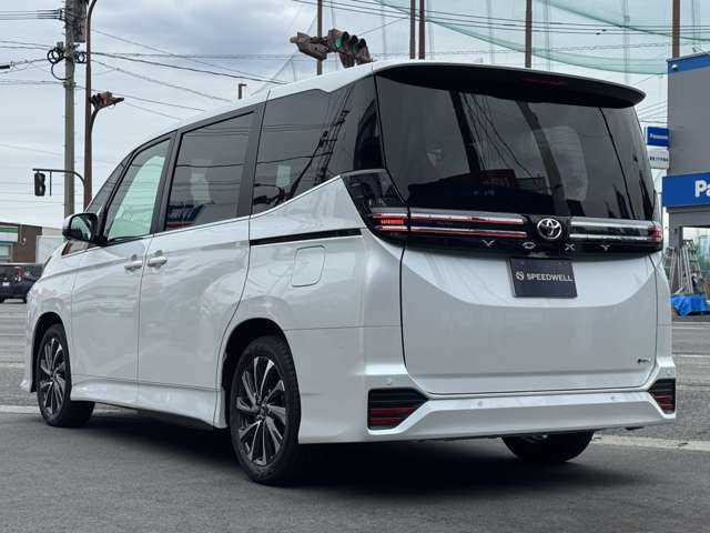 Toyota Voxy 2026 — фото 9 купить в Москве