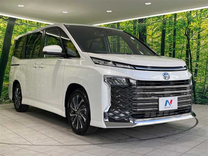 Toyota Voxy 2025 — фото 7 купить в Москве